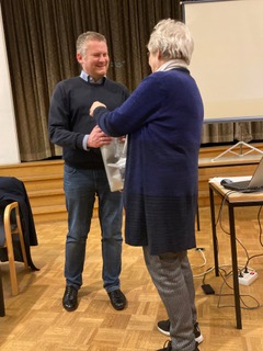 Hendrik Luicke, Leiter des St. Vincenz-Altenheims und Uta Lahme, Hospizkreis 
(Foto: I. Düppe)